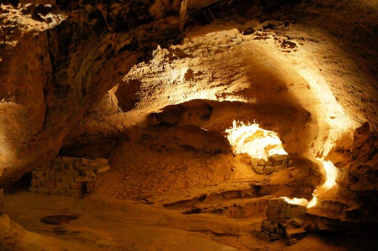 National Showcaves Of Wales